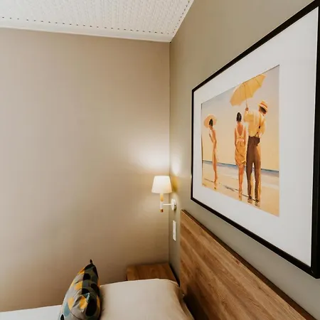 Le Petit Castel 3* أنتيب