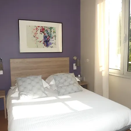 Le Petit Castel 3* أنتيب