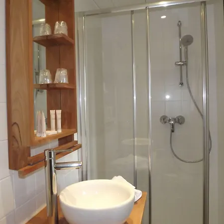 فندق Le Petit Castel