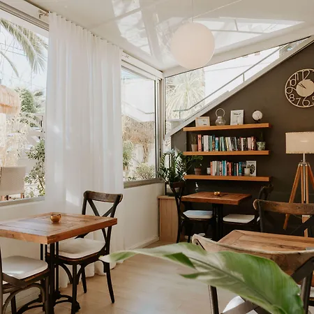 Le Petit Castel أنتيب