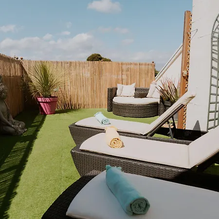 Le Petit Castel فندق 3*