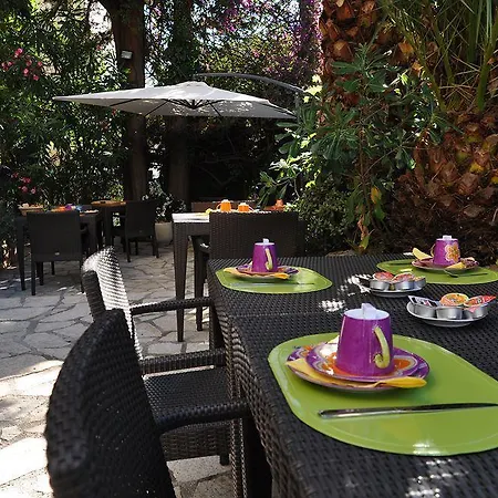 فندق Le Petit Castel أنتيب