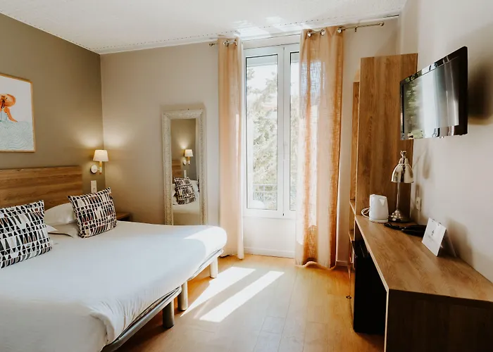 Hotel Le Petit Castel Antibes