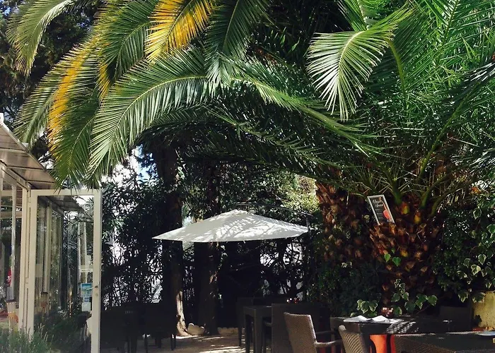 Le Petit Castel Hotel