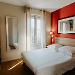 Le Petit Castel Hotel 3*