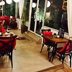 小卡斯特勒酒店