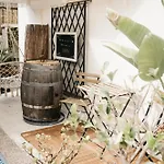 小卡斯特勒酒店 3* 昂蒂布