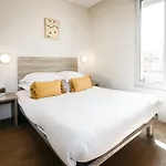 小卡斯特勒酒店 3* 昂蒂布