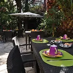 Hotel Le Petit Castel Antibes