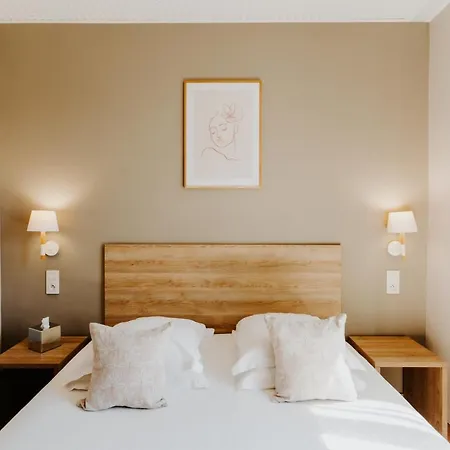 Le Petit Castel Szálloda