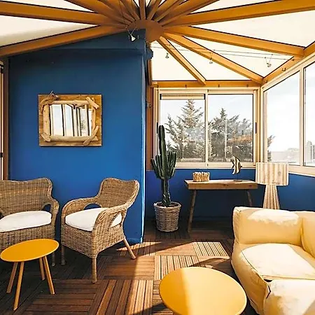 Le Petit Castel Hotel 3*