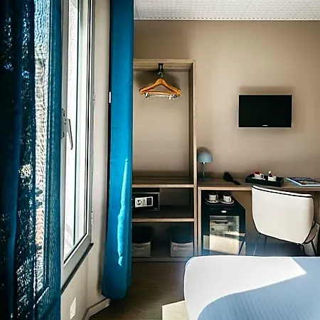 Le Petit Castel 3*