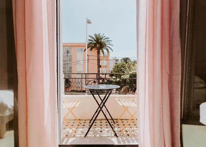 Hotel Le Petit Castel 3*