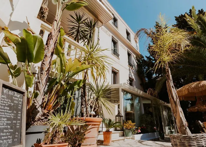 Hotel Le Petit Castel Antibes