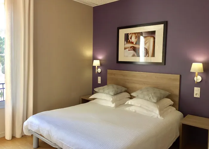 Hotel Le Petit Castel Antibes