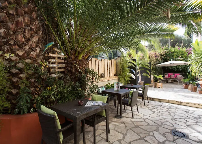 Le Petit Castel 3* Antibes