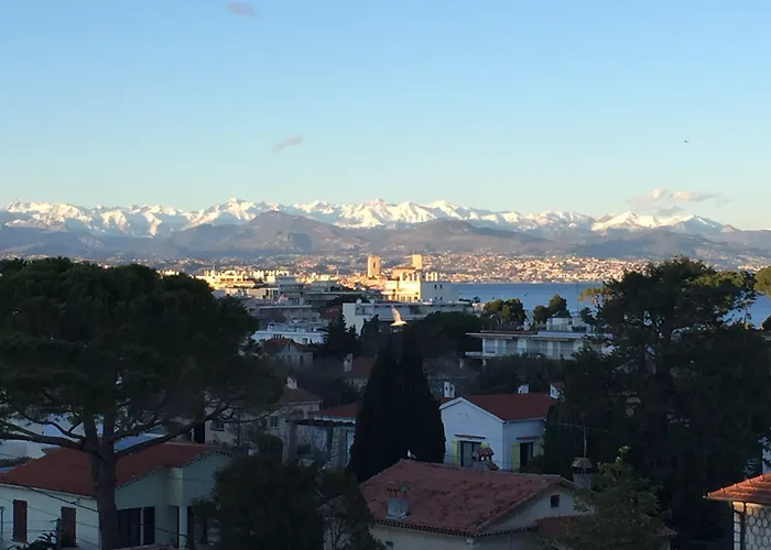 Le Petit Castel 3* Antibes