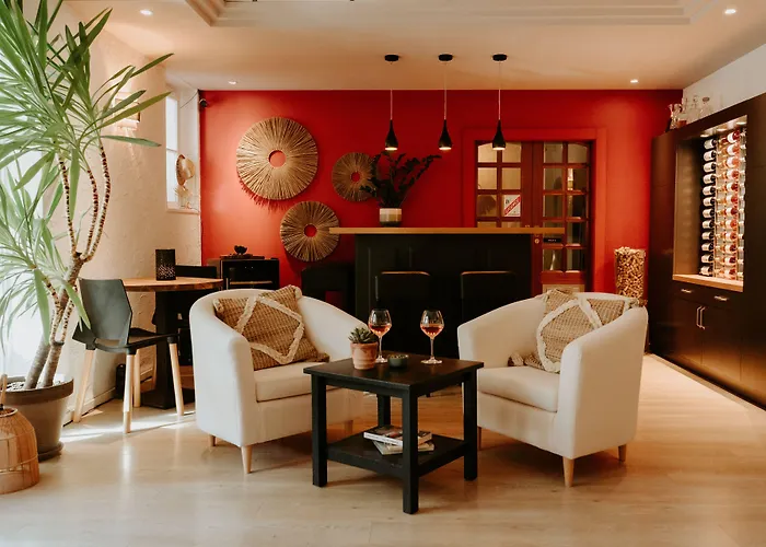 Le Petit Castel 3* אנטיב