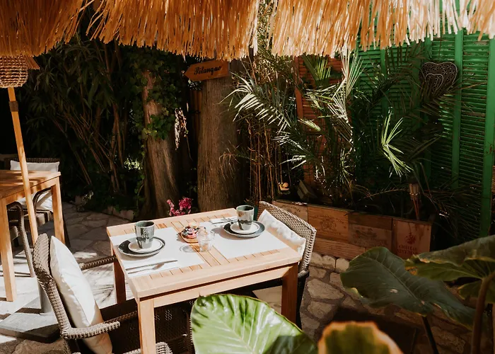 Hotel Le Petit Castel 3*