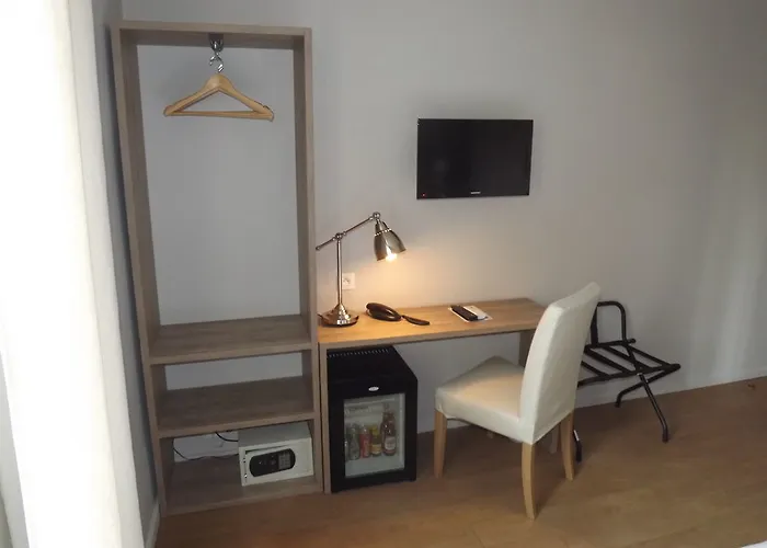 Le Petit Castel Hotel 3*