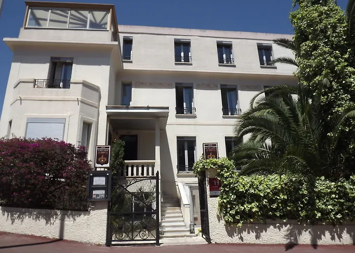 Hotel Le Petit Castel Antibes