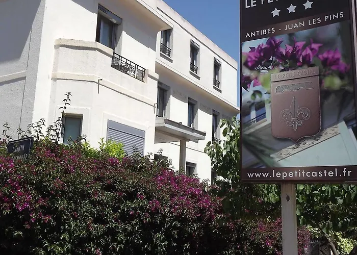 מלון Le Petit Castel 3*